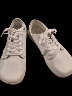 Hobibear White Women's Casual Sneakers 8.5W